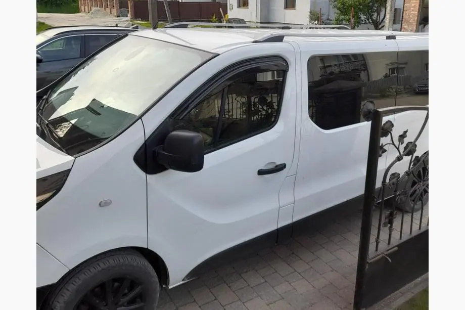 Opel Vivaro 2015-2019 Deflettori Finestrini EuroCap (2 pz) Foto 9
