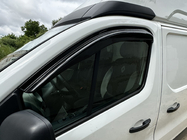 Renault Trafic 2015- Deflettori Finestrini EuroCap (2 pz) foto 1