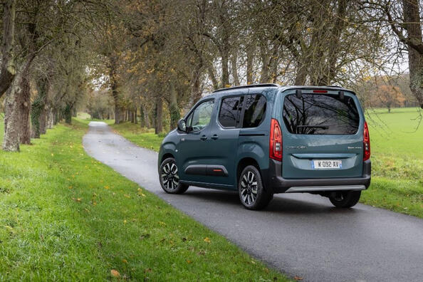 Recensione del restyling della Citroen e-Berlingo elettrica di terza generazione Foto 4
