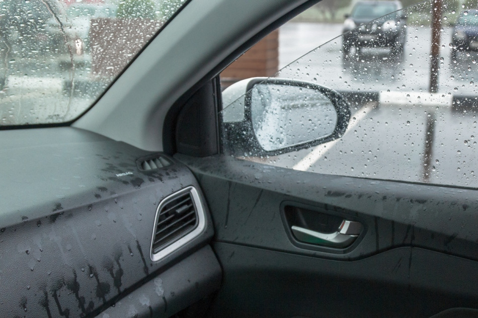 Come proteggere l’auto dall’umidità eccessiva?