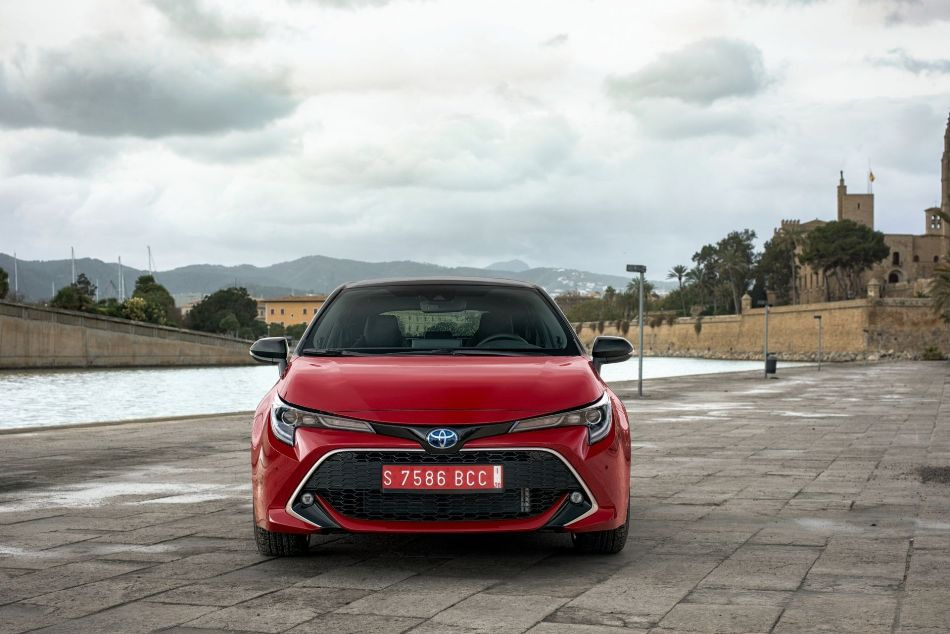 Recensione della berlina Toyota Corolla Hatchback Hybrid