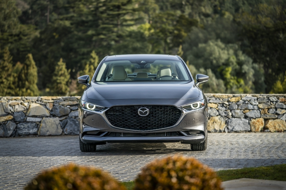 Recensione Mazda 3 Sedan IV generazione