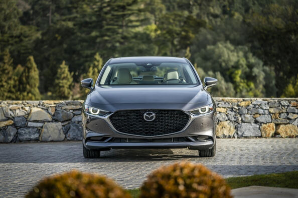 Recensione Mazda 3 Sedan IV generazione