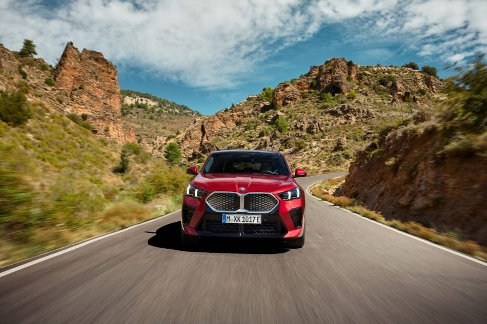 Recensione del crossover compatto elettrico BMW iX2