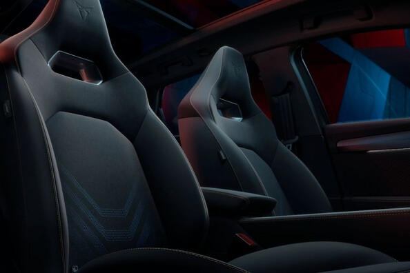 Cupra Leon Sportstourer 2024: recensione della station wagon aggiornata Foto 6