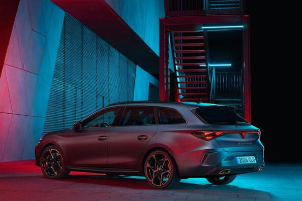 Cupra Leon Sportstourer 2024: recensione della station wagon aggiornata Foto 4