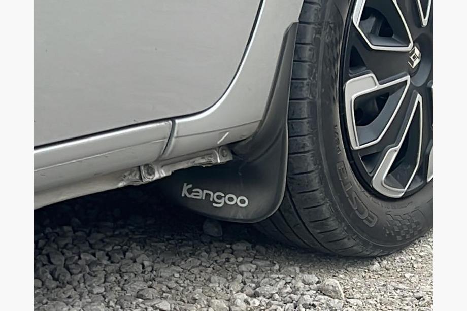 Renault Kangoo 2008–2020 Paraspruzzi Su Misura EuroCap Kit Foto 8