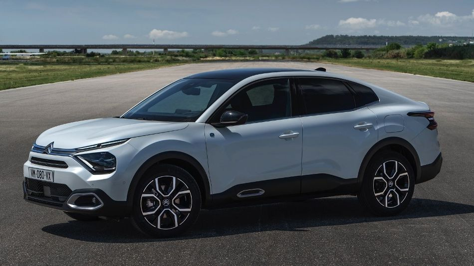 Recensione della fastback elettrica Citroen e-C4 X