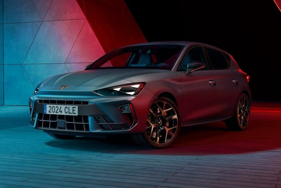 Revisione del restyling di prima generazione della CUPRA Leon 2024