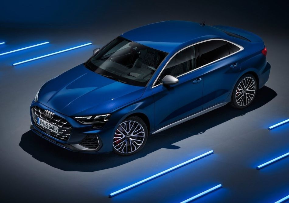 Revisione della berlina sportiva aggiornata Audi S3