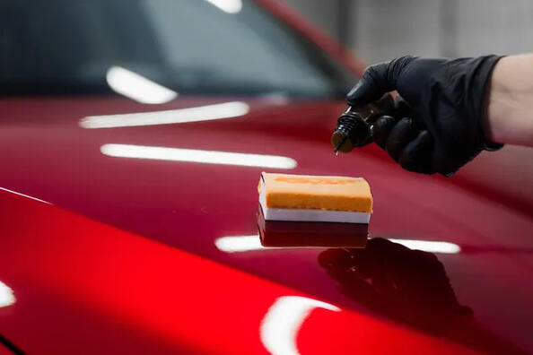 Cosa è meglio: vetro liquido o nanoceramica?