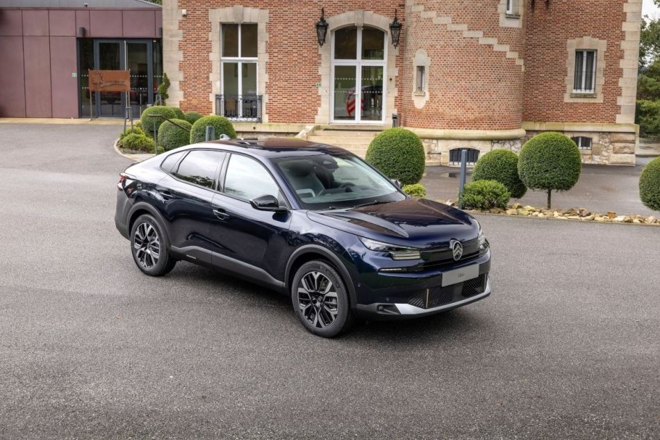 Recensione Citroen C4 X 2024: berlina cross aggiornata