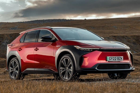Recensione Toyota bZ4X: un nuovo sguardo alla mobilità elettrica Foto 2