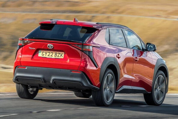 Recensione Toyota bZ4X: un nuovo sguardo alla mobilità elettrica Foto 4