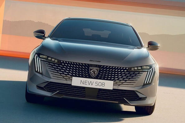 Peugeot 508 2023 aggiornata: un’elegante berlina francese Foto 1