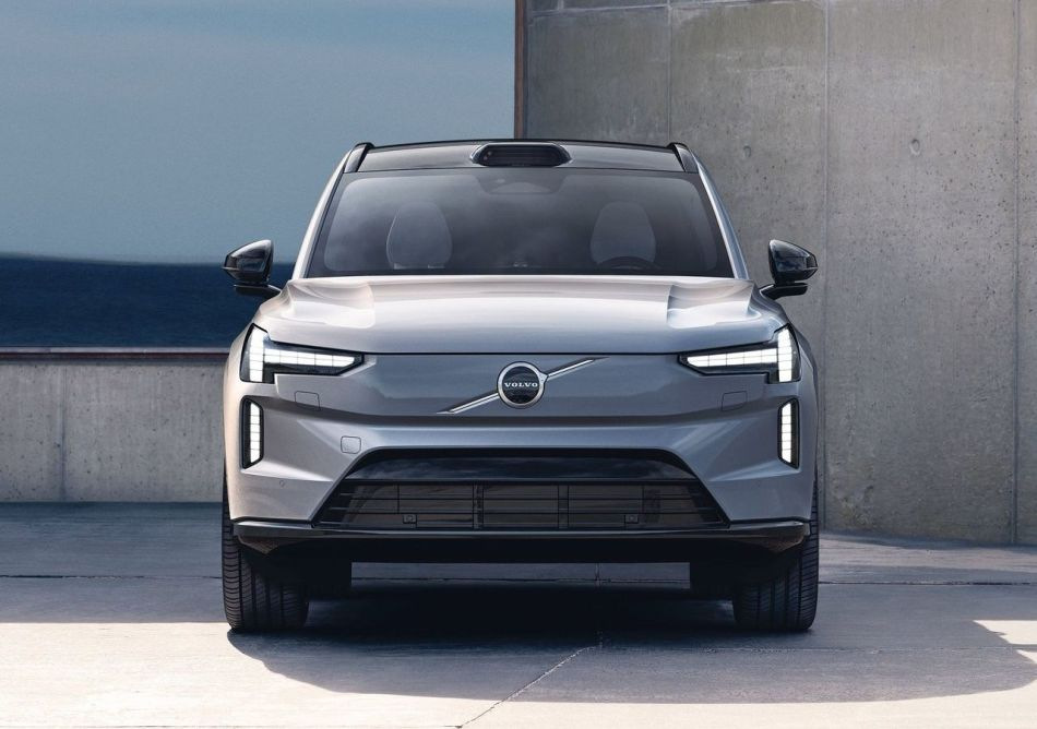 Recensione Volvo EX90: un nuovo standard di lusso e sicurezza