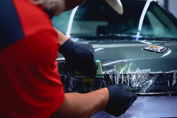 Vantaggi dell’utilizzo di una pellicola protettiva per la carrozzeria dell’auto