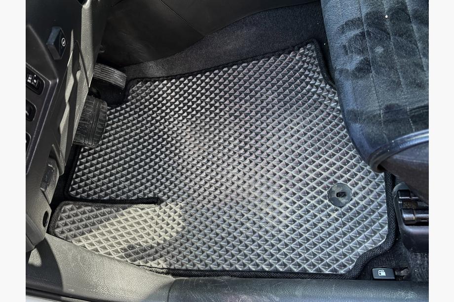 Mitsubishi Outlander 2001-2006 Tappetini EVA (neri) Image