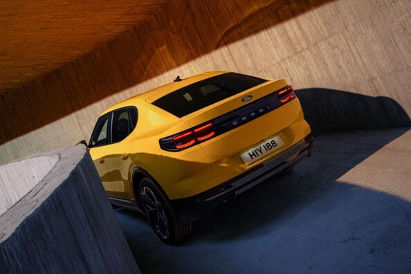 Recensione Ford Capri 2024: la rinascita di un mito in forma elettrica Foto 4
