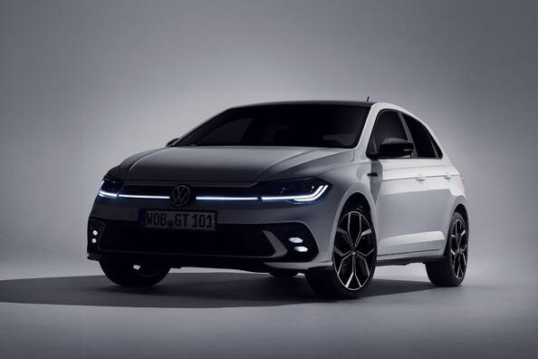 Revisione della berlina Volkswagen Polo GTI «carica».