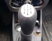 Renault Sandero 2007-2013 Pomello cambio 8200079112 (nero con grigio) foto 1