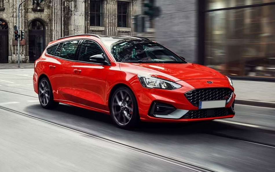 Recensione della Ford Focus ST Wagon: restyling della quarta generazione