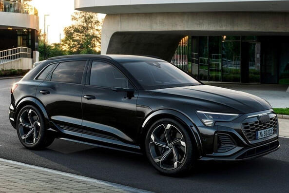 Recensione del crossover sportivo elettrico Audi SQ8 e-tron Foto 3