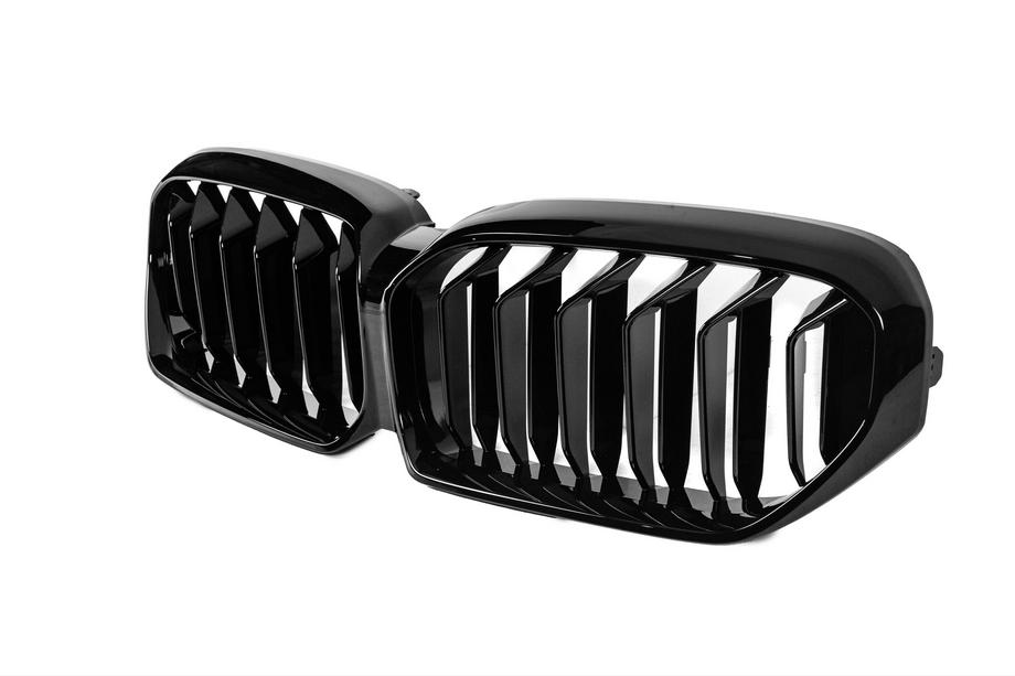 BMW Serie 5 G30/G31 2017–2023 Griglie a doppio rene M-Look (2021-2023, nero lucido) Senza telecamera Foto 4