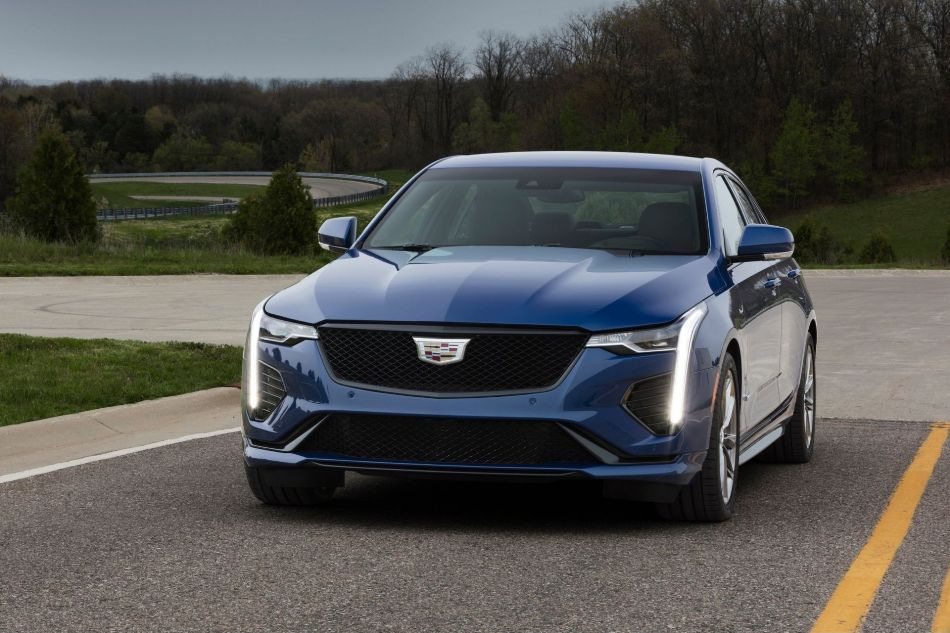 Recensione della berlina premium Cadillac CT4