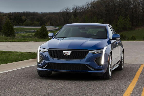 Recensione della berlina premium Cadillac CT4