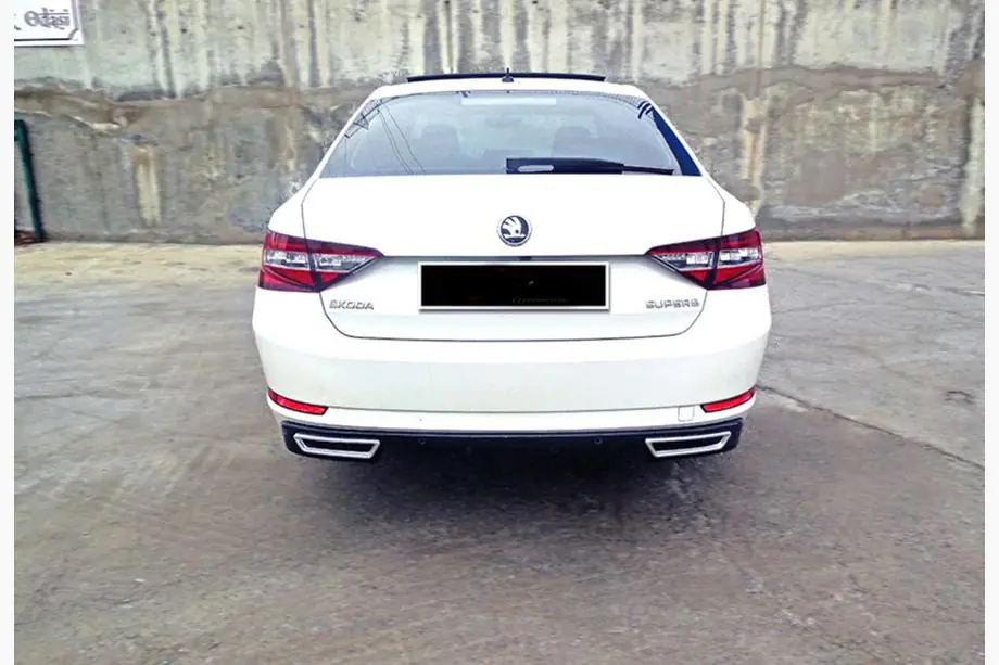 Skoda Superb 2015-2024 Diffusore Posteriore DPT V-2 (Nero Lucido) Foto 7