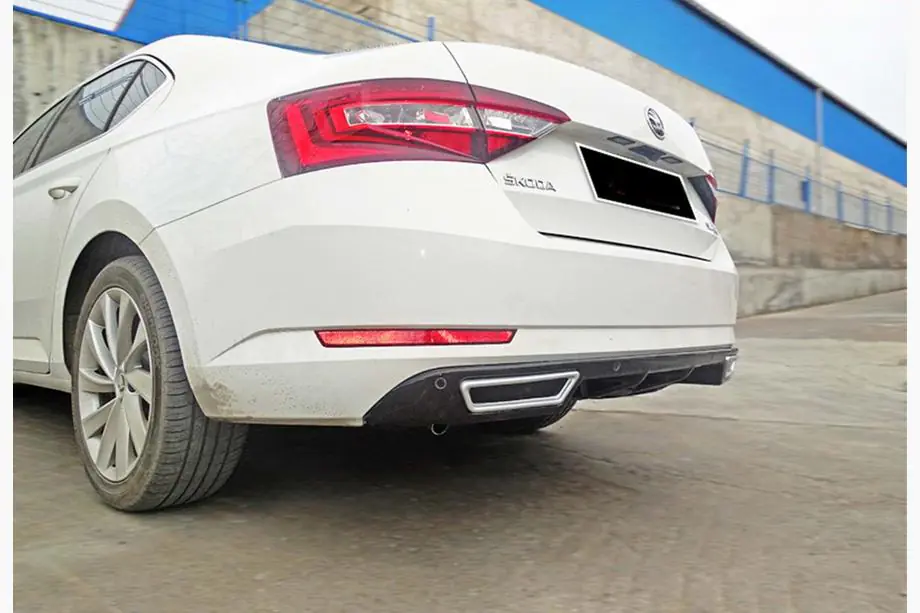 Skoda Superb 2015-2024 Diffusore Posteriore DPT V-2 (Nero Lucido) Foto 3