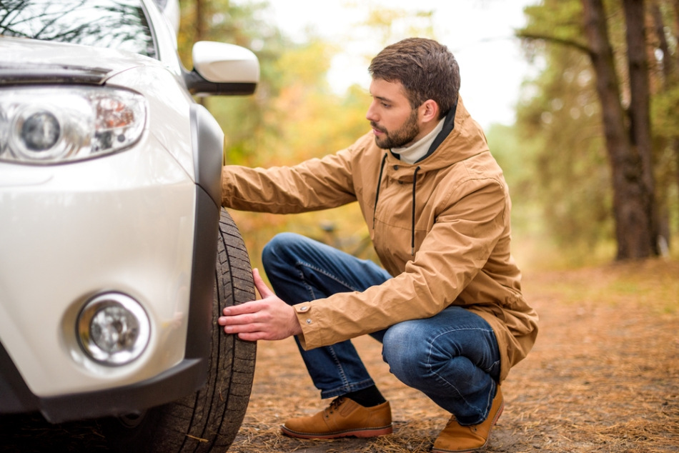 Come controllare l’auto prima di un lungo viaggio