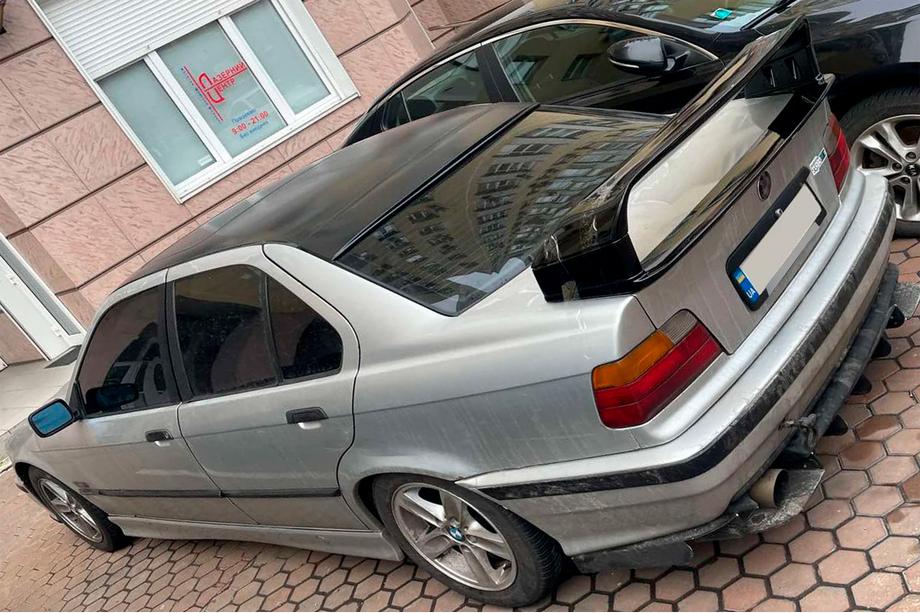 BMW 3 Series E36 1990-2000 Spoiler DPT (per SD/Coupe, primerizzato per verniciatura) Image