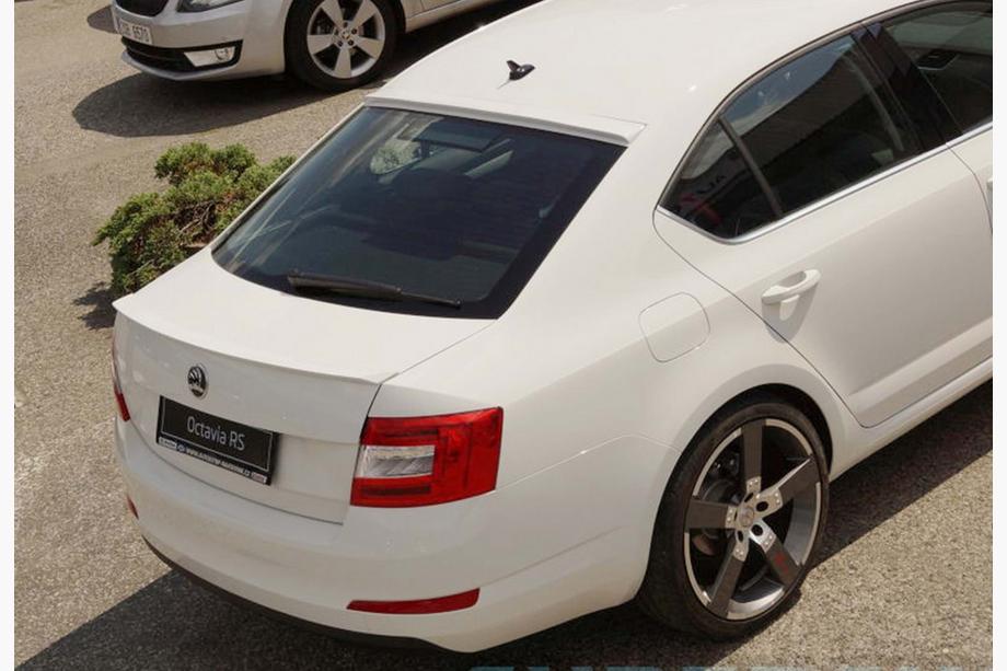 Skoda Octavia III A7 2013-2019 Spoiler posteriore DPT V-1 (Nero lucido) Foto 4