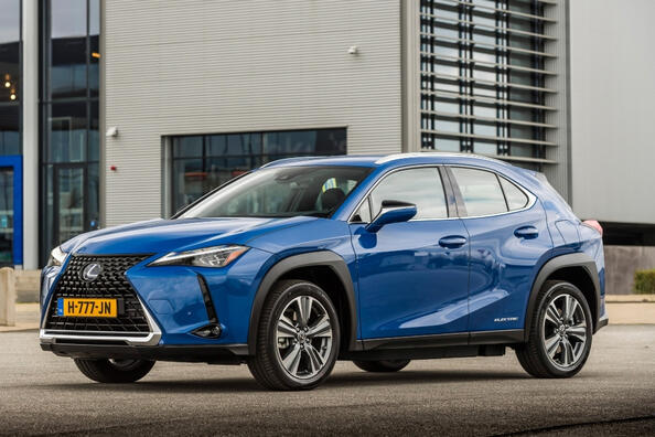 Lexus UX 300e: prova, specifiche, autonomia e batteria Foto 2