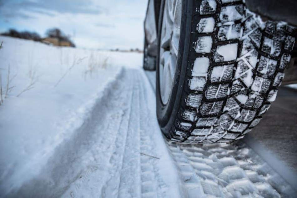 Quali pneumatici sono migliori per la guida sulla neve?