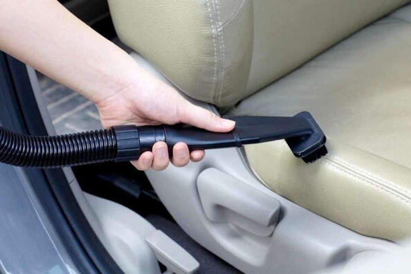 Quale aspirapolvere scegliere per il lavaggio a secco dell’auto?
