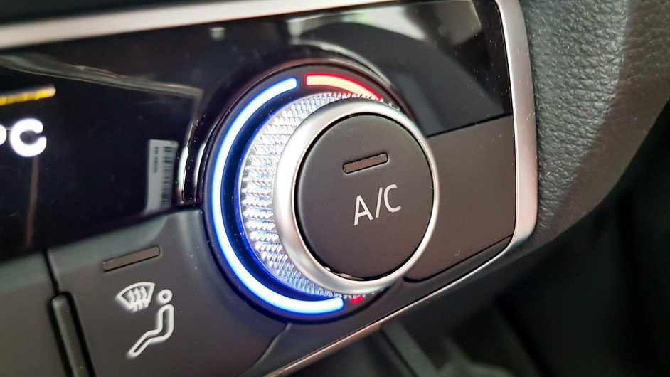 Come utilizzare correttamente il condizionatore dell’auto in inverno: consigli utili