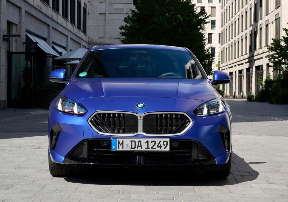 Revisione della BMW Serie 1 di quarta generazione del 2024 (F70).