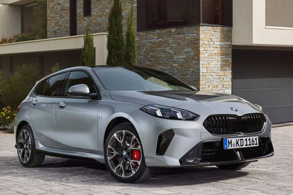 Revisione della BMW Serie 1 di quarta generazione del 2024 (F70) Foto 2