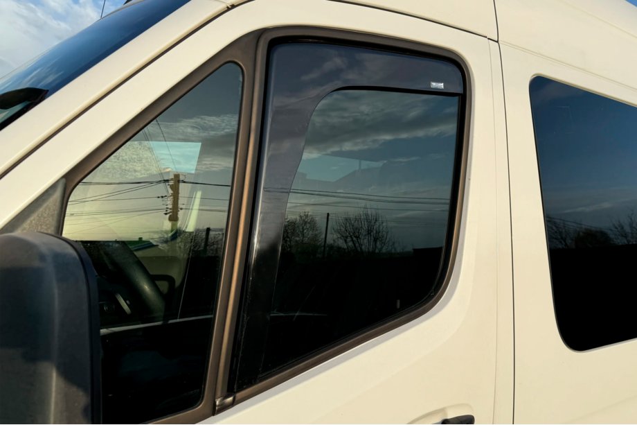 Mercedes Sprinter W907/W910 2018- Deflettori finestrini ad incastro (2 pz, HIC) Foto 1