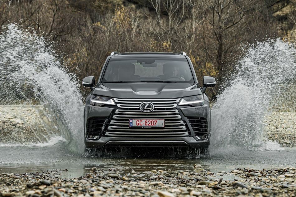 Revisione della Lexus LX di quarta generazione