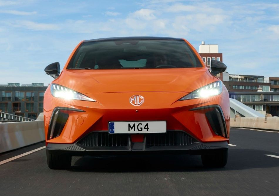 Recensione MG4 EV: berlina elettrica per la città