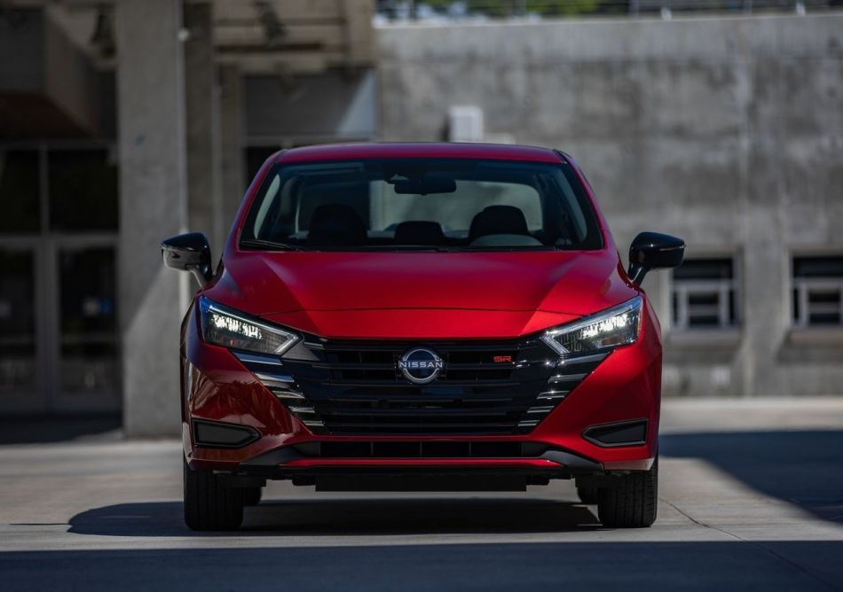 La Nissan Versa aggiornata: una berlina elegante e conveniente