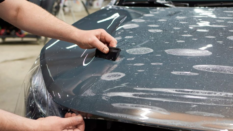 Pellicola corazzata per auto: protezione affidabile o uno spreco di denaro?