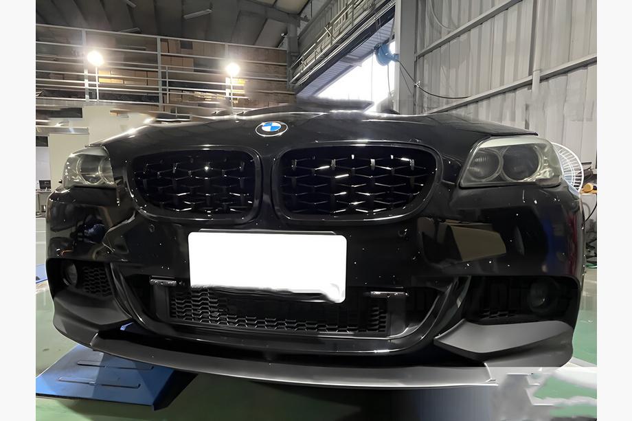 BMW 5 Series F10/F11 2010–2016 Calandra a Doppio Rene Diamond Black (Nero Lucido) Foto 3