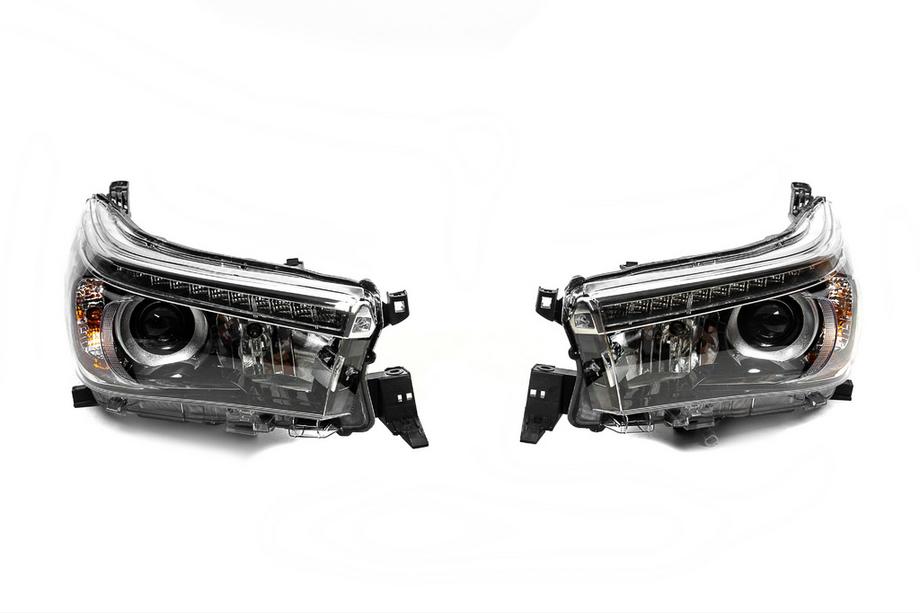 Toyota Hilux 2015- Fari anteriori OEM V2 2015-2019 (per lampada Xenon o LED, set di 2) Foto 3