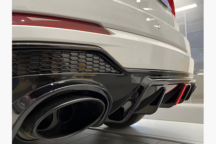 Audi Q3 2019–2025 Diffusore Posteriore con Terminali di Scarico QRS-Style Foto 1