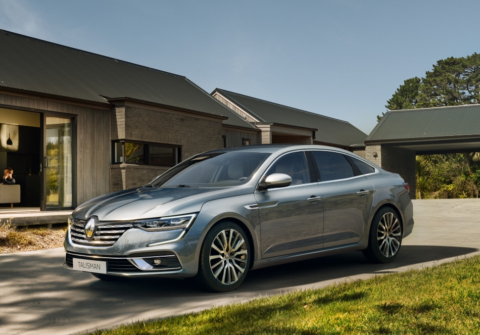 Recensione berlina Renault Talisman: restyling della prima generazione